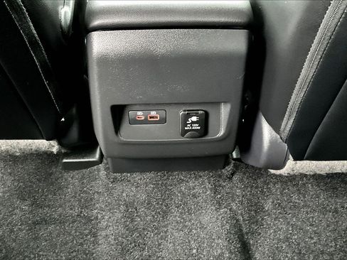 Used 2024 Nissan Frontier SL w/ Technology Package image 15