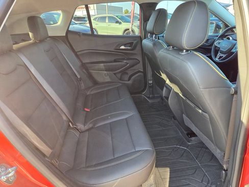 Used 2024 Chevrolet Trax ACTIV w/ Sunroof Package FWD image 16