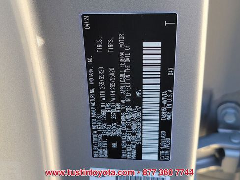 Used 2024 Toyota Grand Highlander image 18