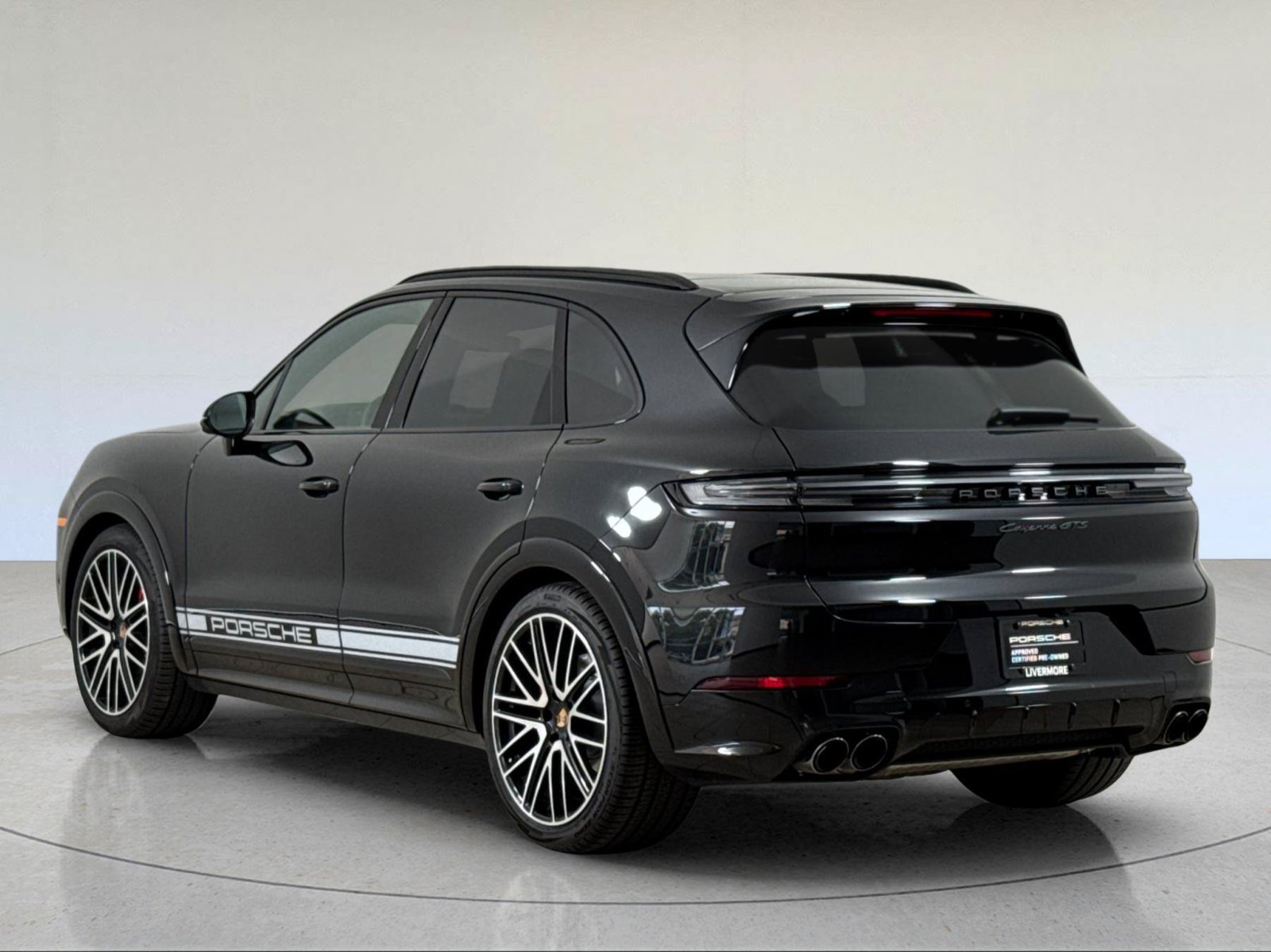 Certified 2026 Porsche Cayenne GTS AWD/4WD image 3