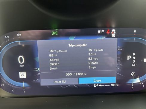 Certified 2025 Volvo XC90 B5 Plus image 32