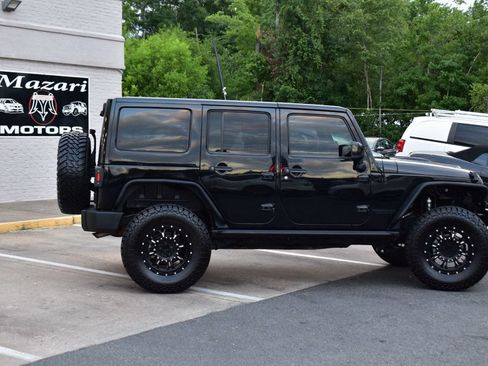Used 2015 Jeep Wrangler Unlimited Sahara AWD/4WD image 4