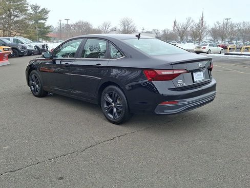 Used 2023 Volkswagen Jetta SE w/ Black Wheel Package image 7