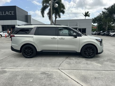 New 2026 Kia Carnival SX Prestige FWD image 5