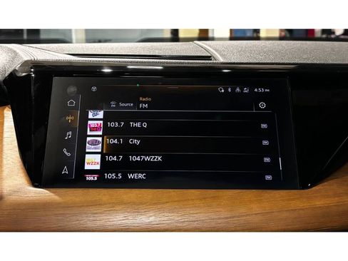 Used 2023 Audi e-tron GT Premium Plus image 31