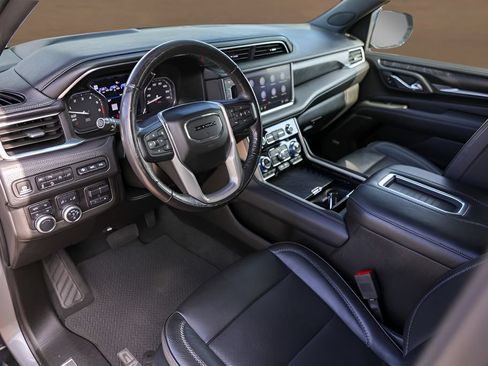 Used 2021 GMC Yukon Denali w/ Denali Premium Package AWD/4WD image 10