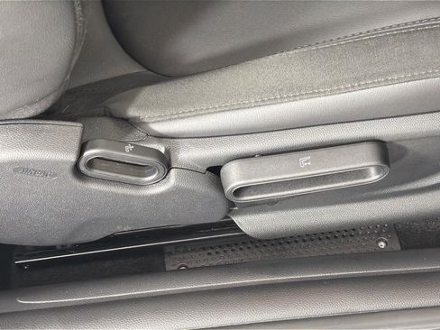 Used 2023 MINI Cooper SE image 33