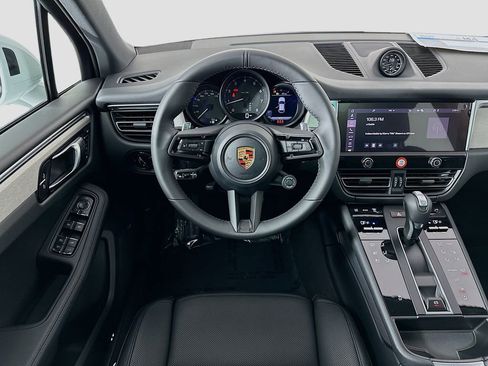 Certified 2026 Porsche Macan AWD/4WD image 25