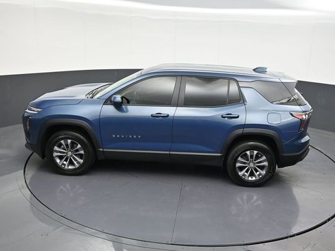 Used 2025 Chevrolet Equinox LT w/ Safety and Technology Package FWD image 23