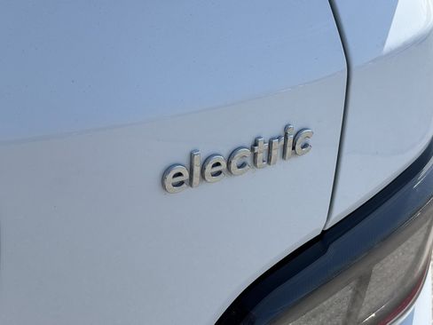 Used 2023 Hyundai Kona SE image 11