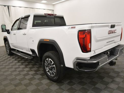 Used 2022 GMC Sierra 3500 SLT w/ SLT Premium Package image 5