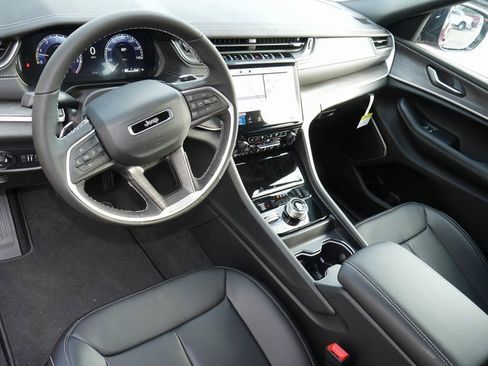 New 2025 Jeep Grand Cherokee L Limited w/ Luxury Tech Group II image 15