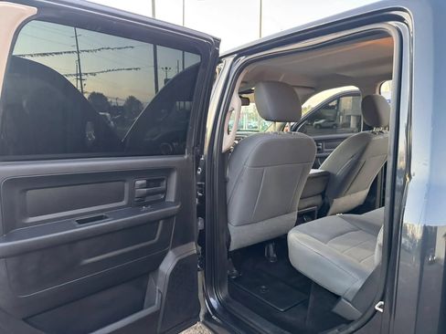 Used 2015 RAM 2500 Tradesman w/ Chrome Appearance Group AWD/4WD image 14