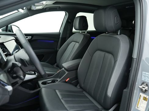 Used 2023 Audi Q4 e-tron Premium Plus w/ Premium Plus AWD/4WD image 6