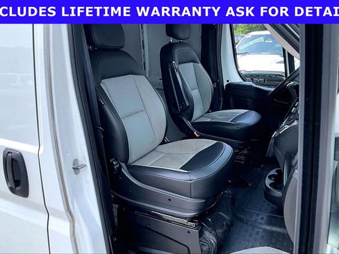 Used 2024 RAM ProMaster 2500 w/ Convenience Group FWD image 7