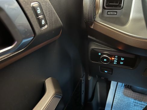 Used 2023 Ford Bronco Outer Banks AWD/4WD image 37