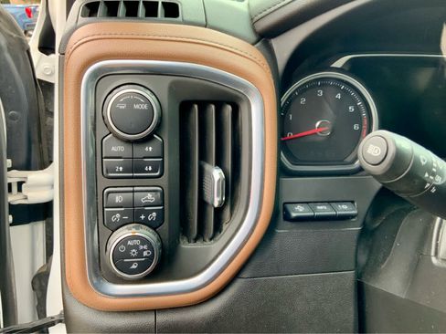 Used 2022 Chevrolet Silverado 1500 High Country w/ Technology Package image 52