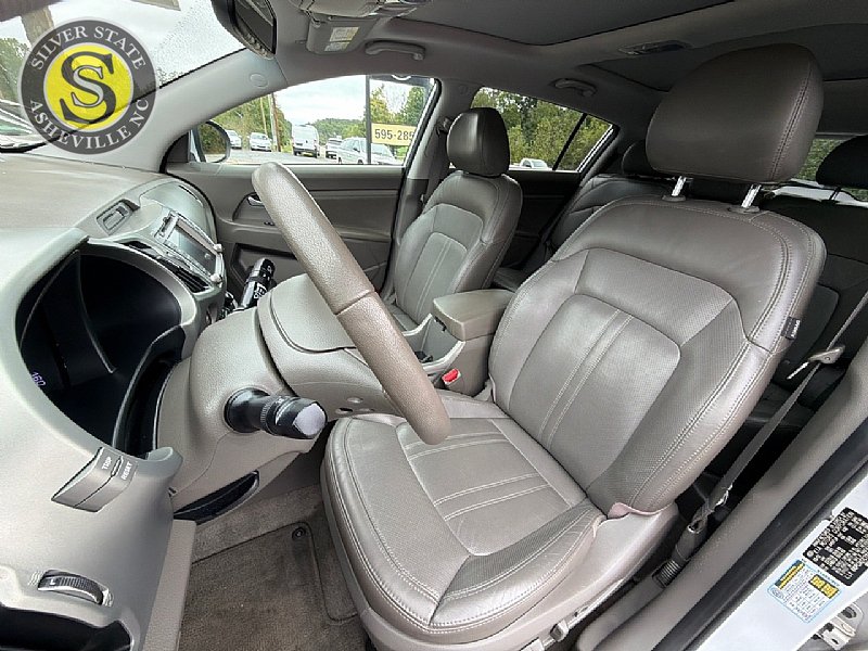Used 2012 Kia Sportage EX w/ EX Premium Pkg FWD image 12
