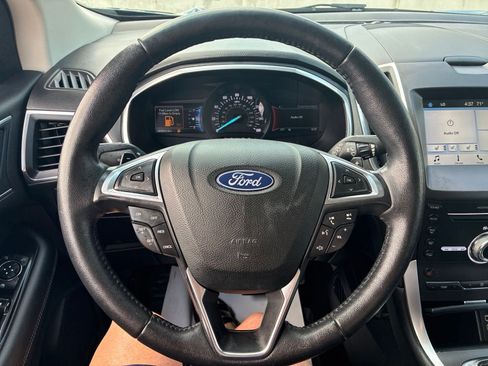 Used 2018 Ford Edge Titanium w/ Cold Weather Package FWD image 24