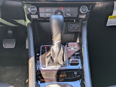 New 2026 Jeep Compass Latitude AWD/4WD image 17