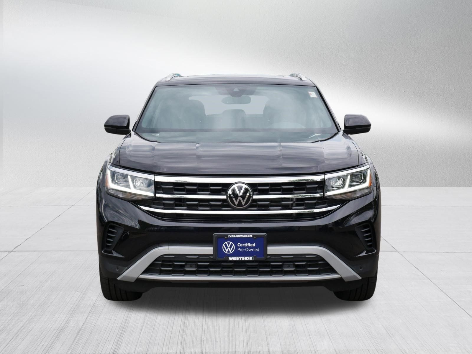 Certified 2023 Volkswagen Atlas Cross Sport SEL AWD/4WD image 2