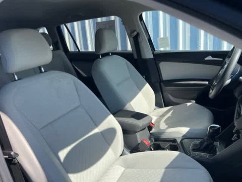 Used 2021 Volkswagen Tiguan S FWD image 21