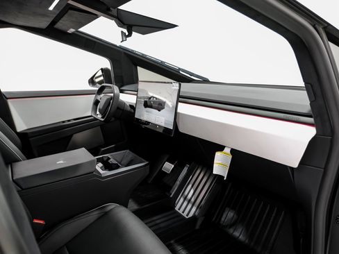 Used 2024 Tesla Cybertruck AWD Crew Cab image 10