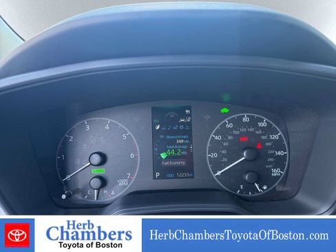 Used 2023 Toyota Corolla LE w/ LE Convenience Package FWD image 5