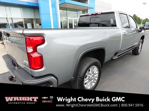 Used 2024 Chevrolet Silverado 2500 High Country image 3