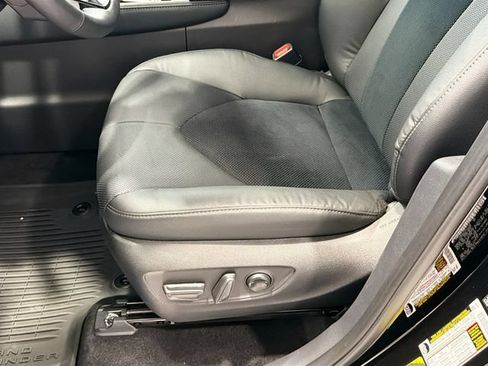 Certified 2025 Toyota Grand Highlander AWD Hybrid image 16