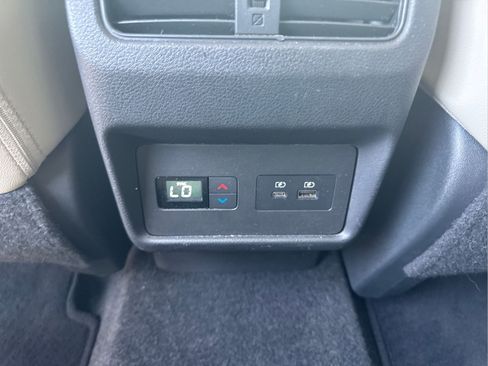 Used 2022 Nissan Rogue SL w/ SL Premium Package FWD image 33