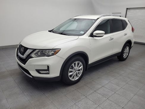 Used 2018 Nissan Rogue SV FWD image 2