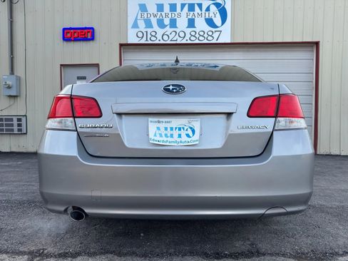 Used 2011 Subaru Legacy 2.5i Limited image 18