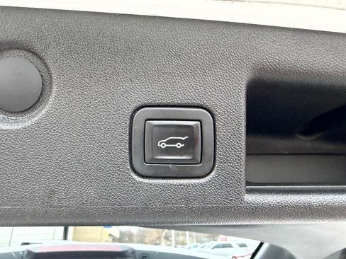 Used 2019 Chevrolet Equinox Premier image 8