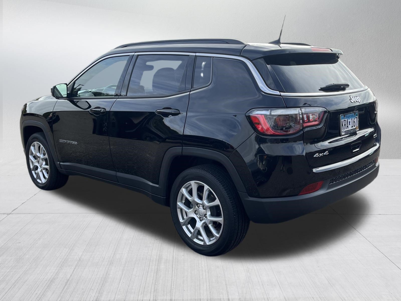Used 2023 Jeep Compass Latitude AWD/4WD image 7