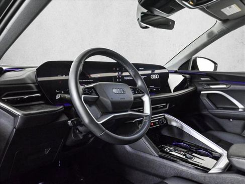 Used 2025 Audi Q5 Premium Plus w/ Premium Plus AWD/4WD image 10