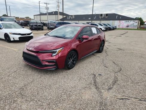 Used 2024 Toyota Corolla SE FWD image 12