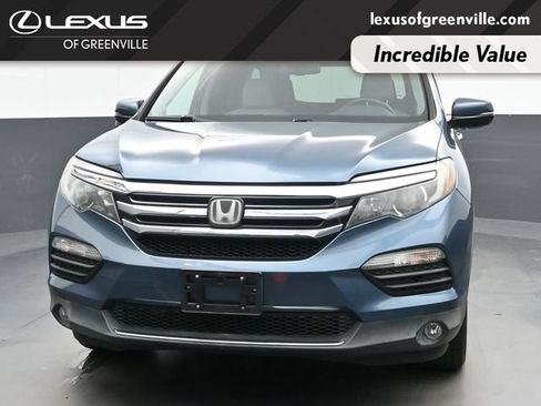 Used 2018 Honda Pilot Touring image 3