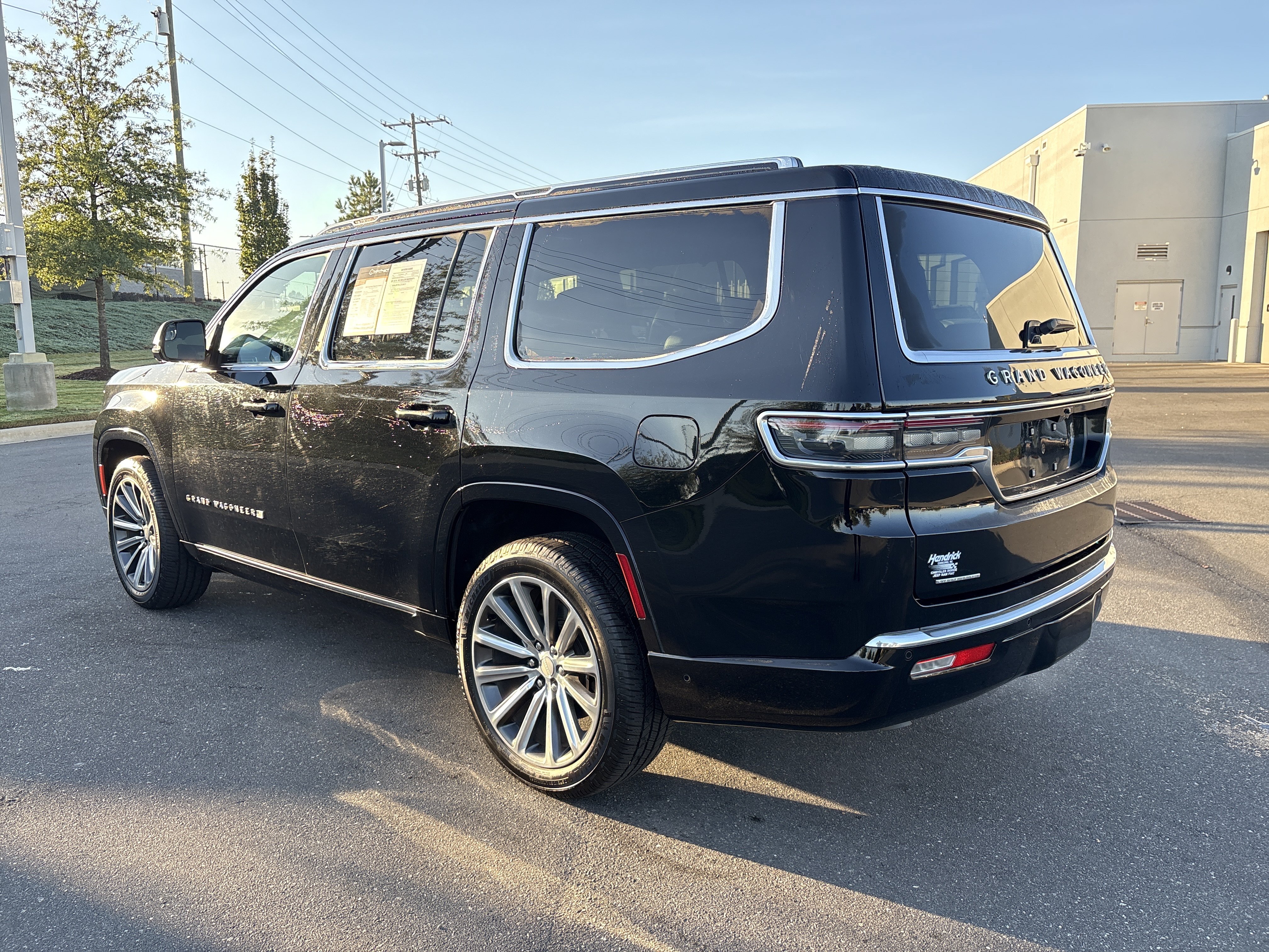 Used 2022 Jeep Grand Wagoneer Series II AWD/4WD image 7