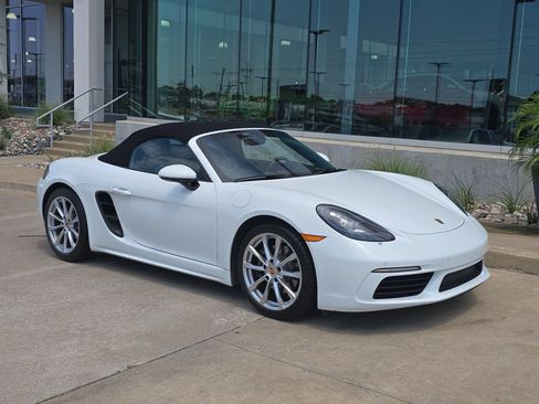 Used 2020 Porsche 718 Boxster RWD image 9