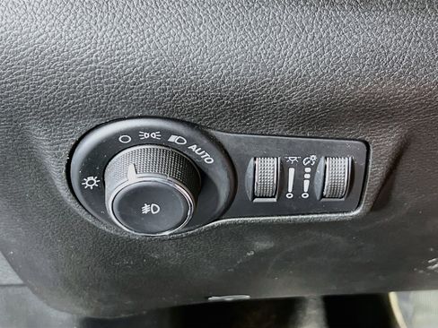 Used 2022 Jeep Compass Latitude AWD/4WD image 10