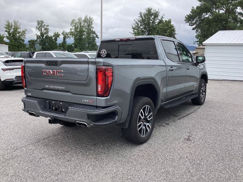 Used 2022 GMC Sierra 1500 AT4 w/ AT4 Premium Package AWD/4WD image 4