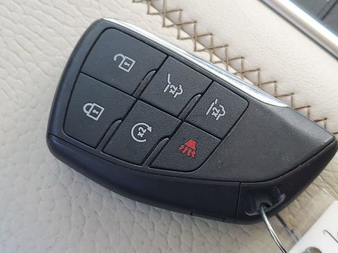 Used 2021 GMC Yukon Denali w/ Denali Premium Package image 40