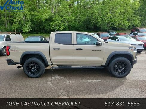 Used 2023 Chevrolet Colorado Trail Boss w/ LPO, Dark Essentials Package AWD/4WD image 6