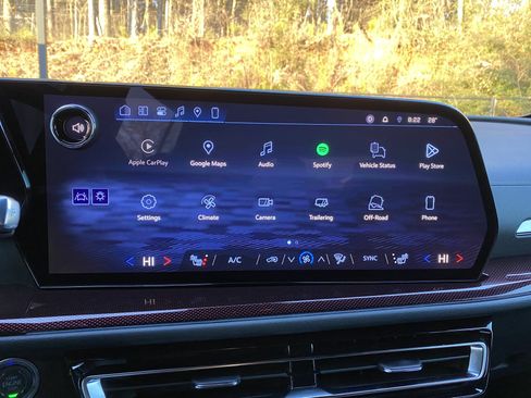 Used 2026 Chevrolet Traverse Z71 w/ Driver Confidence Package image 23