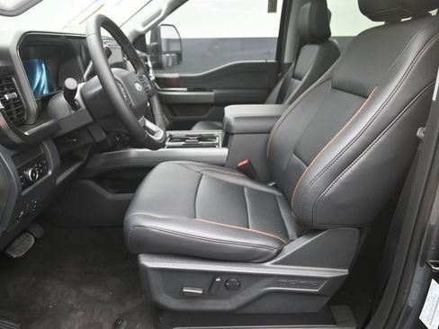 New 2026 Ford F250 Lariat w/ Black Appearance Package image 18