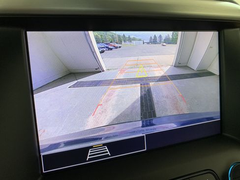 Used 2023 GMC Acadia SLE w/ Elevation Edition image 25