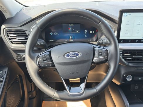 Used 2025 Ford Escape Platinum AWD/4WD image 34