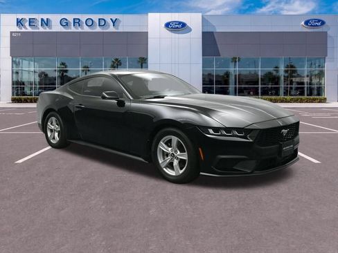 Used 2024 Ford Mustang Coupe RWD image 1