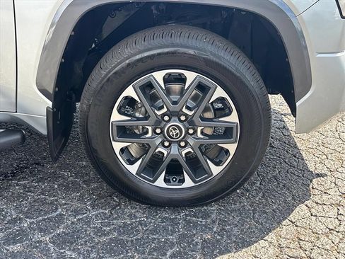 Used 2022 Toyota Tundra Limited AWD/4WD image 10